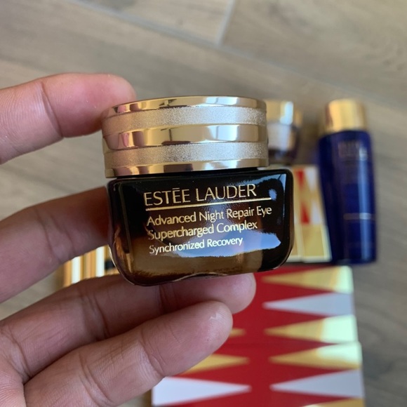 (Nudes & Glam Warm) Estée Lauder limit edition Christmas gift box - Picture 8 of 12